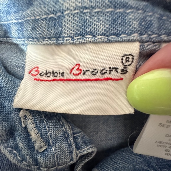 Vintage Bobbie Brooks‎ Light Blue Denim Top with embroidered flowers button up - Picture 5 of 9